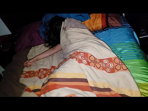❤️ пасынок ругает свою молодую мачеху, пока она спит ️ Видео траха на нашем сайте ❤